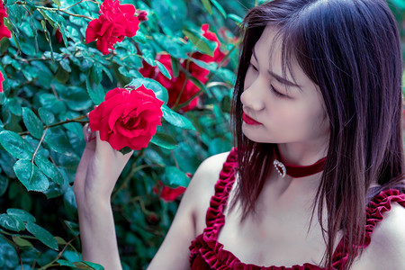 神舟二十号航天员乘组进入天舟九号货运飞船 按计划开展货物转运等相关工作